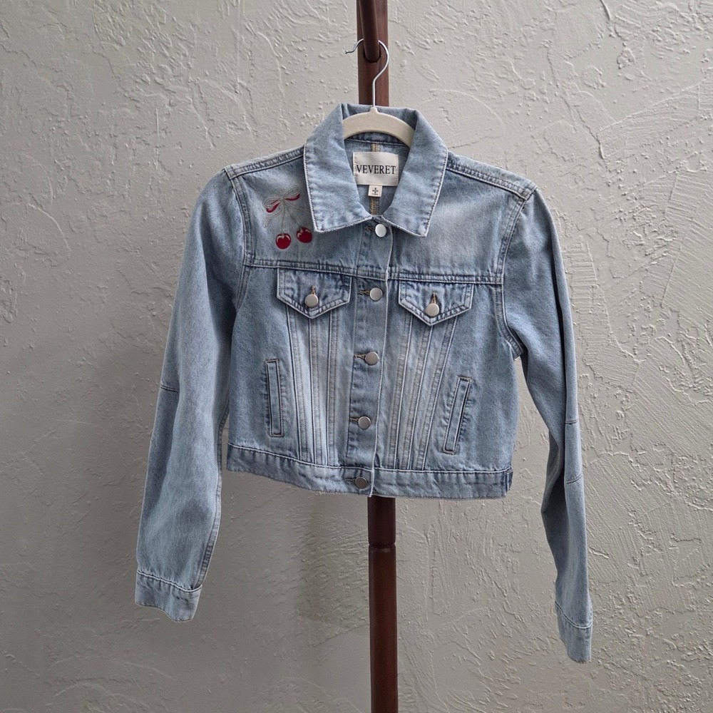 J180.‎ Embroidered Cherry Bow Cropped Denim Jacket